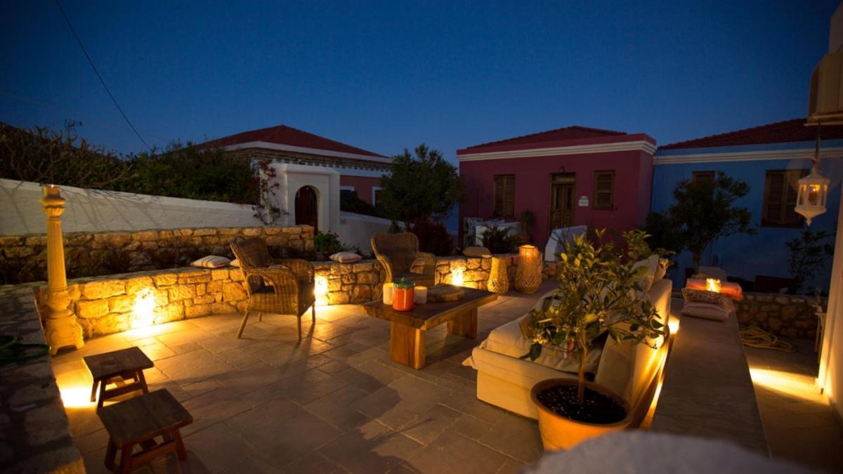 Chic & Modern Apartments With Swim Access Chalki Town Exterior photo