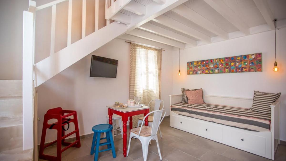 Chic & Modern Apartments With Swim Access Chalki Town Exterior photo